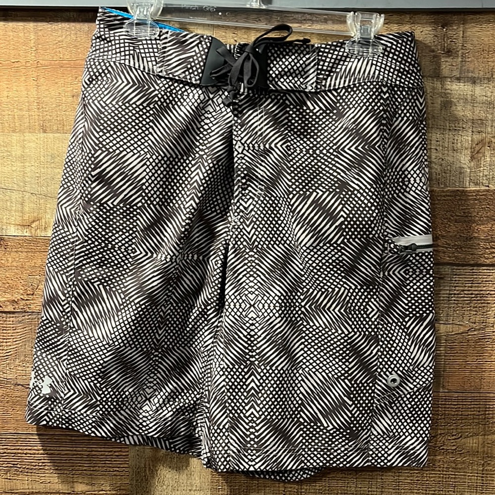 Under Armour board shorts men's 30